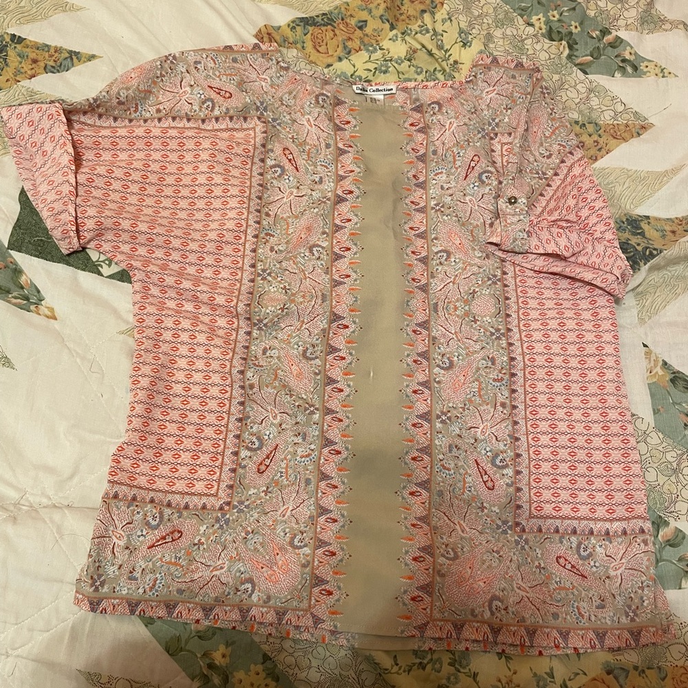 Dalia Collection Peach and Tan Patterned Tops